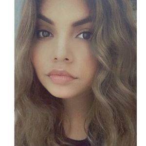 Meet your Posher, Raquel